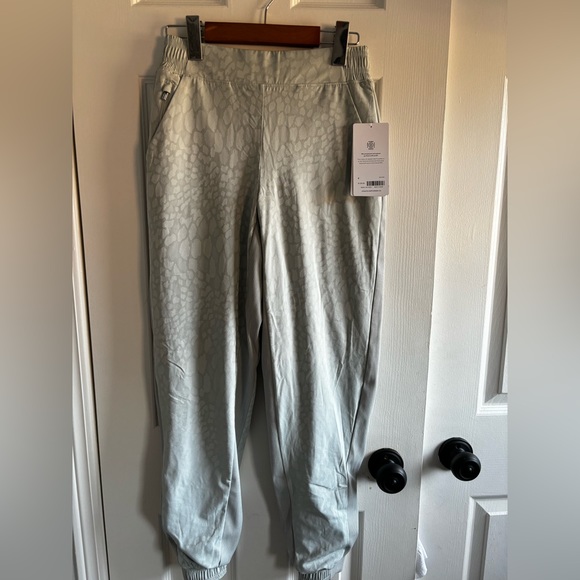 Athleta Brooklyn Lined Textured jogger - Picture 2 of 4